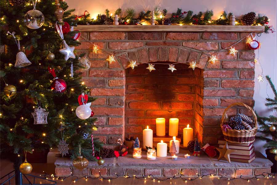 30 Best Christmas Fireplace Mantel Decoration Ideas You Should Try This Year